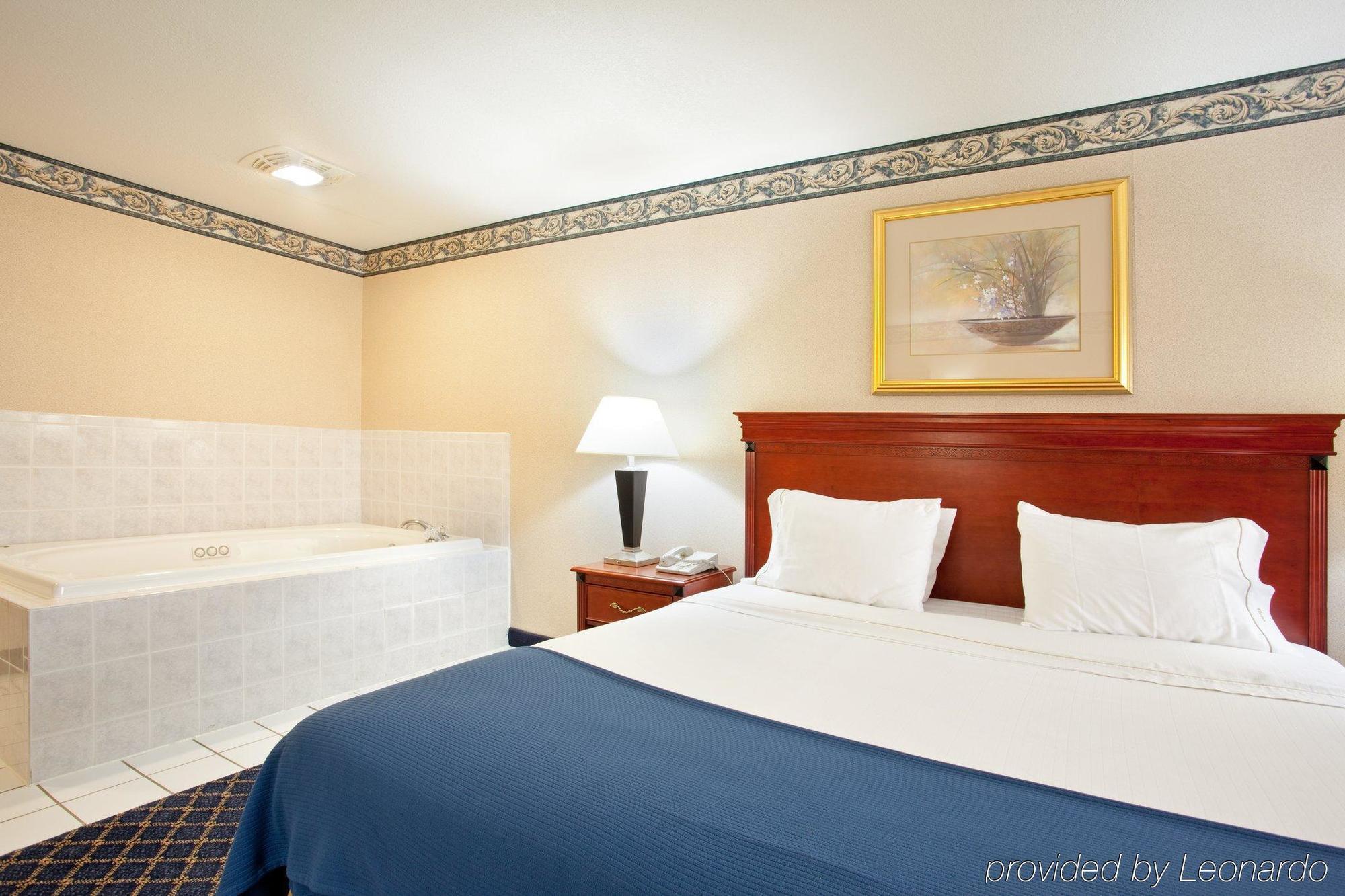 Holiday Inn Express & Suites Danville By Ihg Cameră foto