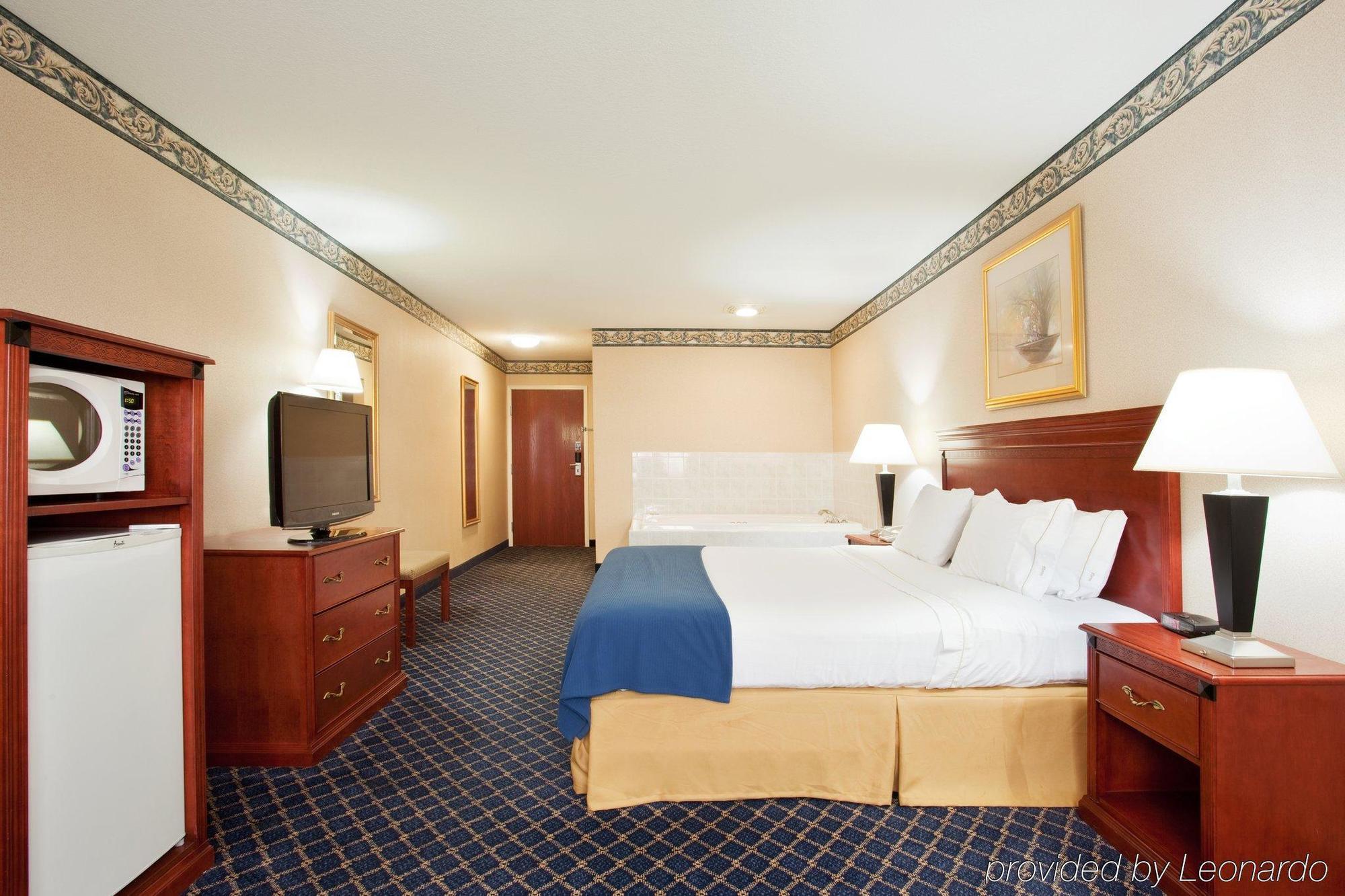 Holiday Inn Express & Suites Danville By Ihg Cameră foto
